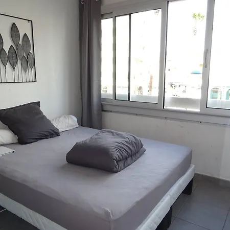 Avec Loggia Et Wifi - Fr-1-833-21